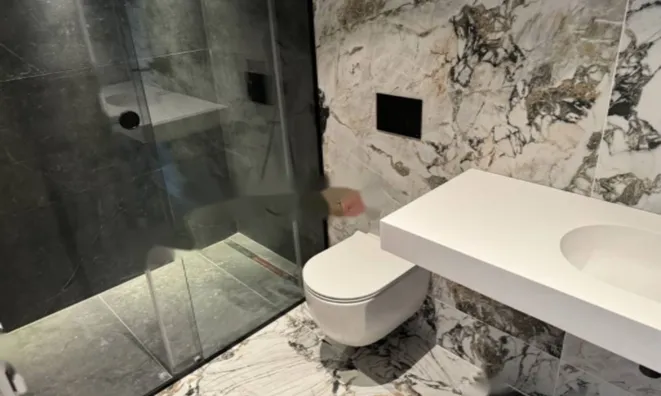 Недвижимость Трехкомнатная квартира в центре: 13