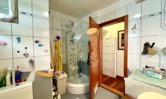 Недвижимость Трехкомнатная квартира в центре: 6