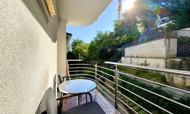 Недвижимость Трехкомнатная квартира в центре: 16