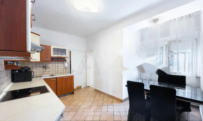 Недвижимость Четырехкомнатная квартира в Любляне: 1