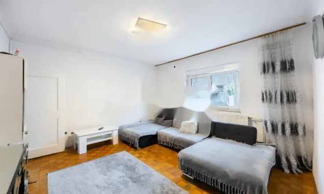 Недвижимость Четырехкомнатная квартира в Любляне: 4