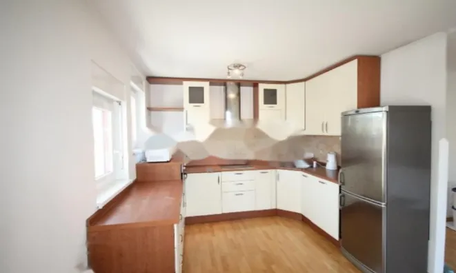 Недвижимость Квартира 4-комнатная, Мосте: 1