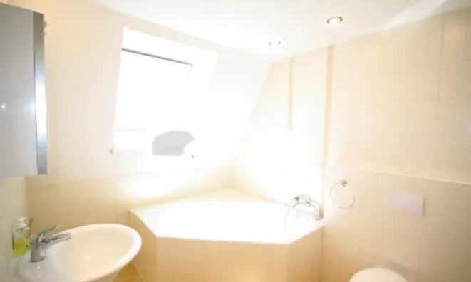 Недвижимость Квартира 4-комнатная, Мосте: 9