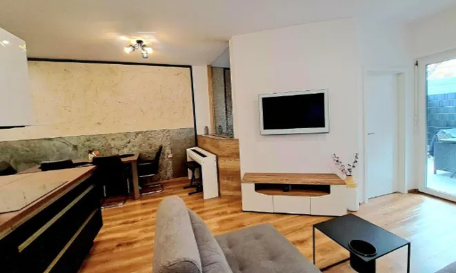 Недвижимость Квартира 1,5 комнатная Шишка: 3