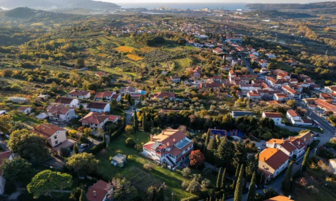 Недвижимость Дом, Копер, Чежарьи, Возможность: 2