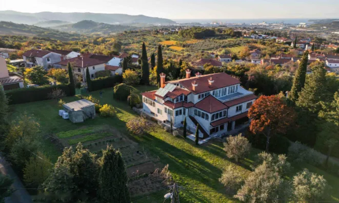 Недвижимость Дом в Чежарии с видом на море: 1