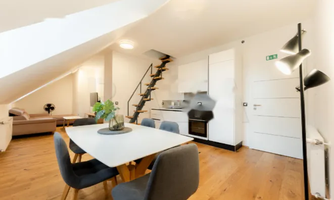 Недвижимость Трёхкомнатная квартира в центре: 4