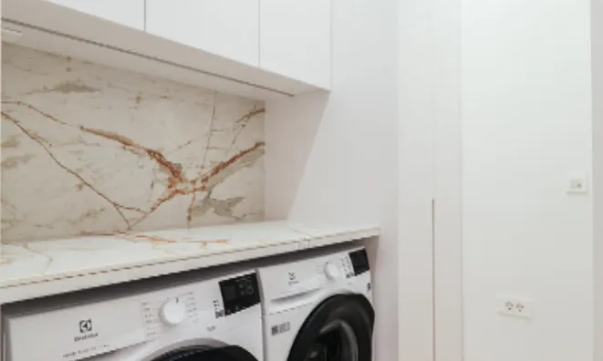 Недвижимость Двухкомнатная квартира в центре: 9