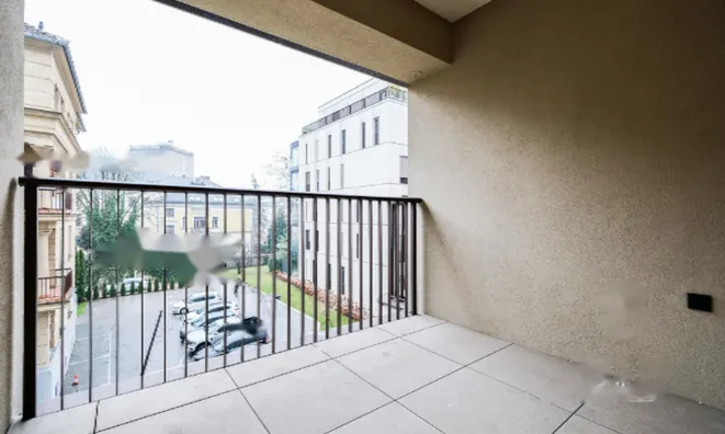 Недвижимость Двухкомнатная квартира в центре: 11