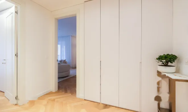 Недвижимость Двухкомнатная квартира в центре: 17