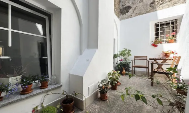 Недвижимость Четырехкомнатная квартира в центре: 1