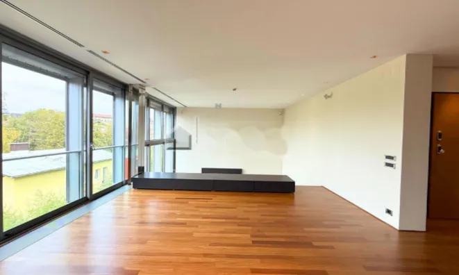 Недвижимость Квартира, 5+ комнат, Центр: 4