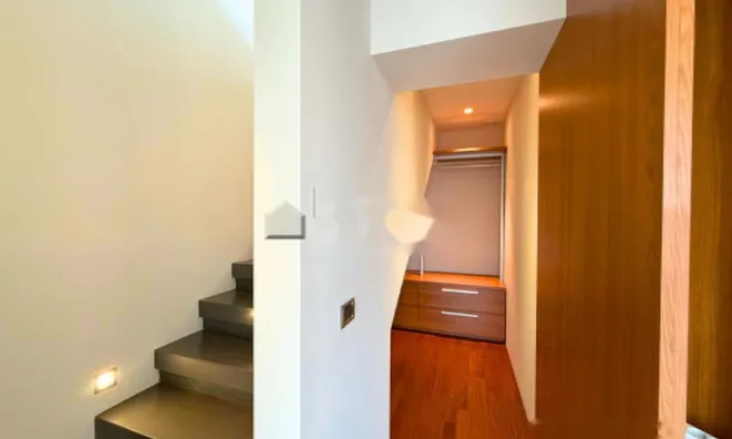 Недвижимость Квартира, 5+ комнат, Центр: 17