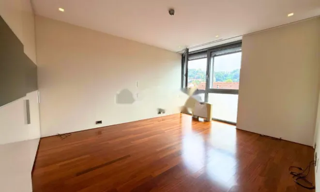 Недвижимость Квартира, 5+ комнат, Центр: 18