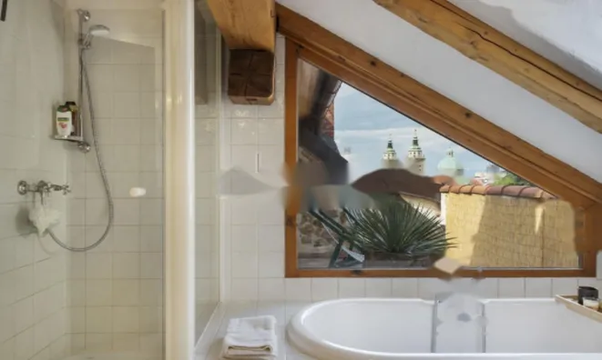 Недвижимость Пятикомнатная квартира в центре: 30