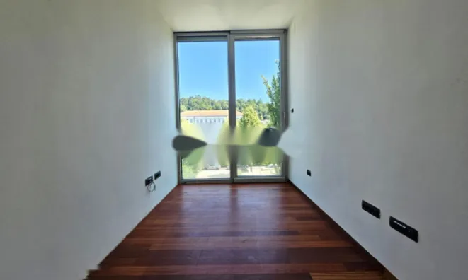 Недвижимость Квартира, 5+ комнат, Центр: 10