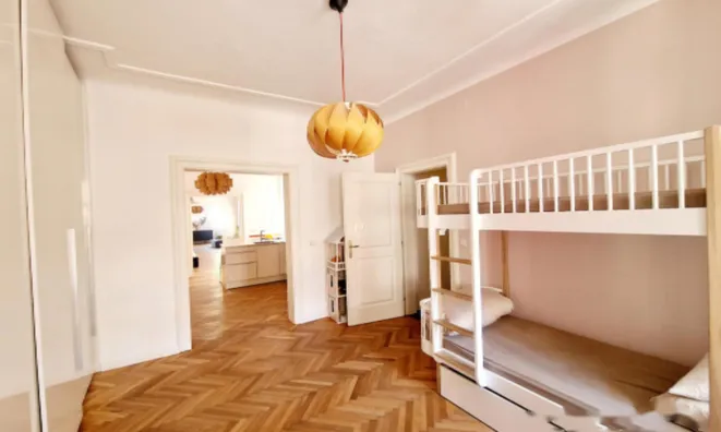 Недвижимость Трёхкомнатная квартира центр: 2