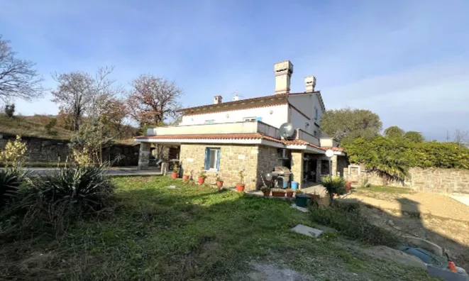 Недвижимость Двухэтажный дом Бошамарин: 3