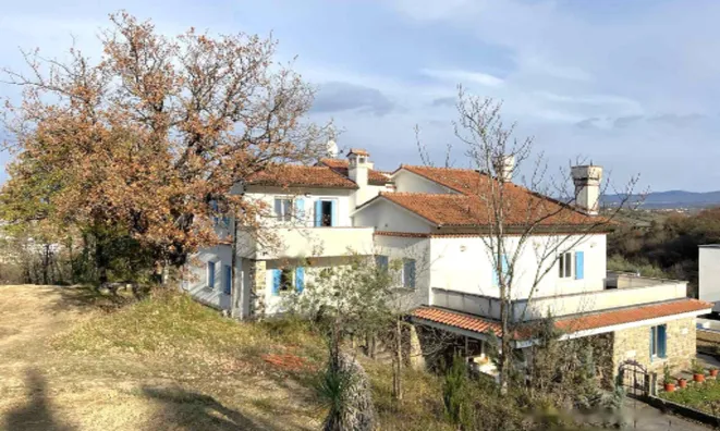 Недвижимость Двухэтажный дом Бошамарин: 4