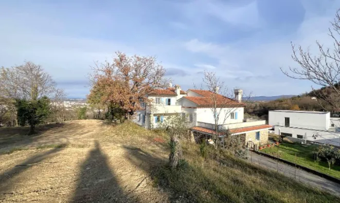 Недвижимость Двухэтажный дом Бошамарин: 8