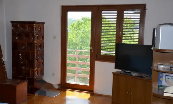 Недвижимость Дом, Побеги: 15