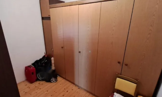 Недвижимость Дом, Побеги: 22