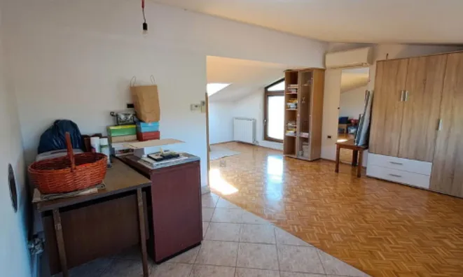 Недвижимость Дом, Побеги: 25