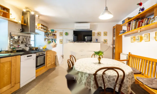 Недвижимость Дом, Комен: 10