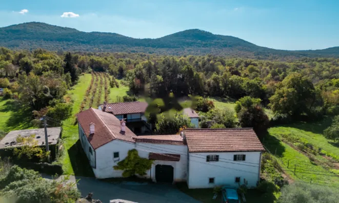 Недвижимость Дом, Комен: 22