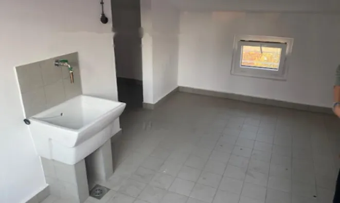 Недвижимость Трёхкомнатная квартира в Изоле: 23