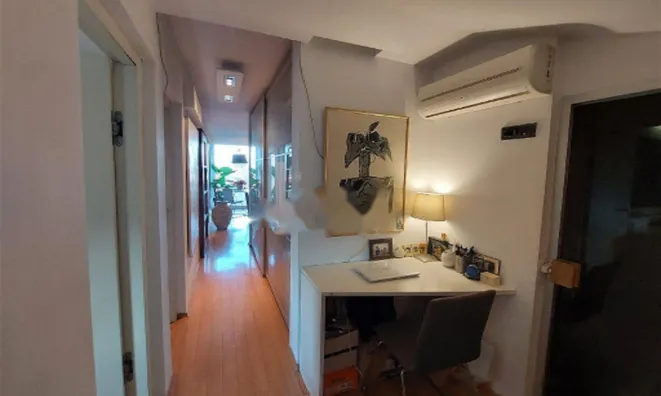 Недвижимость Квартира, 5+ комнат, Центр, Л.: 24