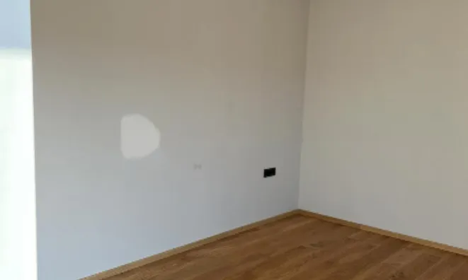 Недвижимость Четырехкомнатная квартира: 8