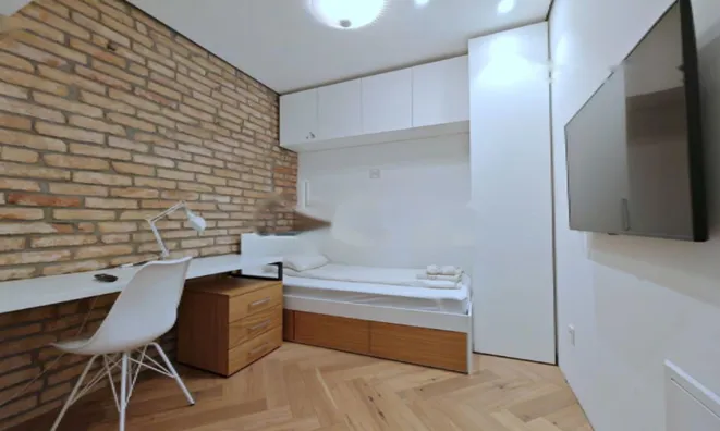 Недвижимость Трехкомнатная квартира у Трновской церкви: 4