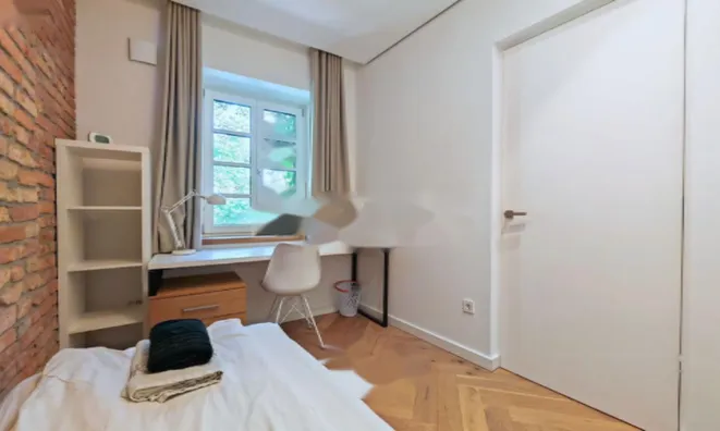 Недвижимость Трехкомнатная квартира у Трновской церкви: 16