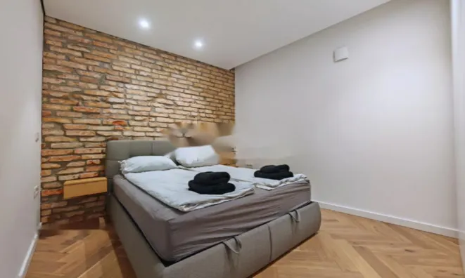 Недвижимость Трехкомнатная квартира у Трновской церкви: 18