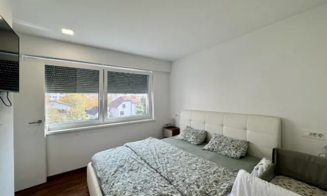 Недвижимость Трёхкомнатная квартира Залог: 12