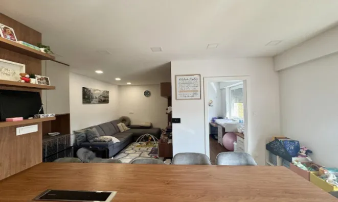 Недвижимость Трёхкомнатная квартира Залог: 14