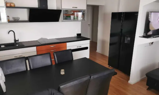 Недвижимость Квартира, 4-комн. ул. Кашель: 3