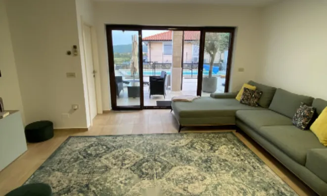 Недвижимость Квартира Паречаг: 93