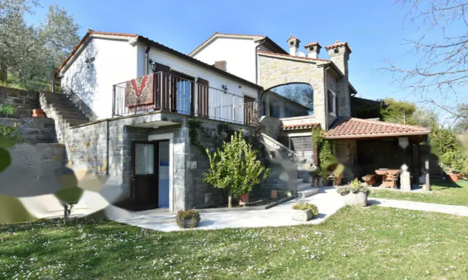 Недвижимость Двухэтажный дом Долина Драгонье: 1