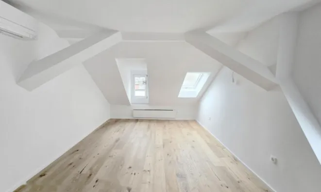 Недвижимость Квартира, 2 комнаты, Центр: 4