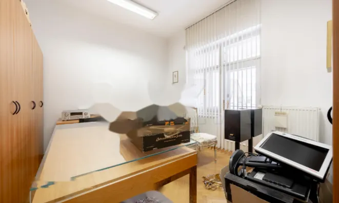 Недвижимость Квартира, 5 и более комнат, Центр: 12