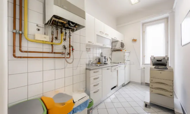 Недвижимость Квартира, 5 и более комнат, Центр: 15