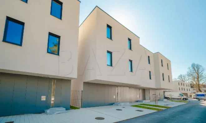 Недвижимость Дом с террасой в Виче: 3