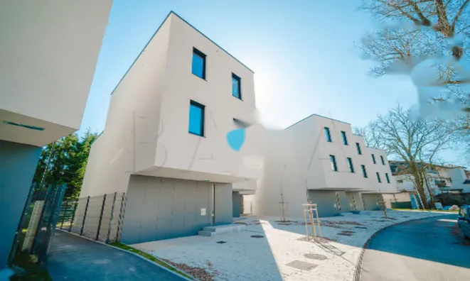 Недвижимость Дом с террасой в Виче: 5