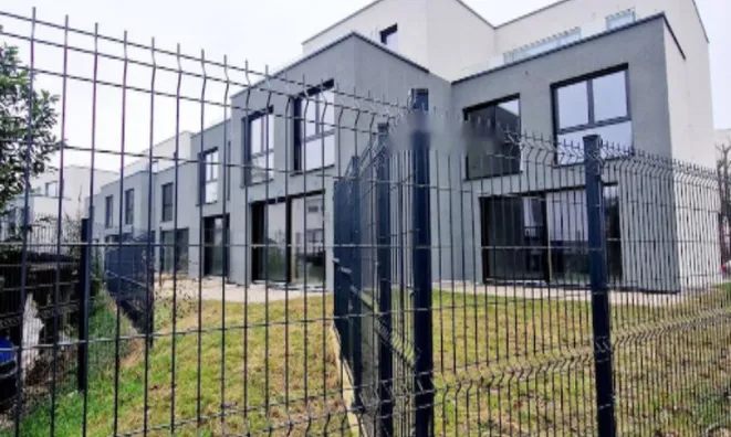 Недвижимость Дом с террасой в Виче: 3