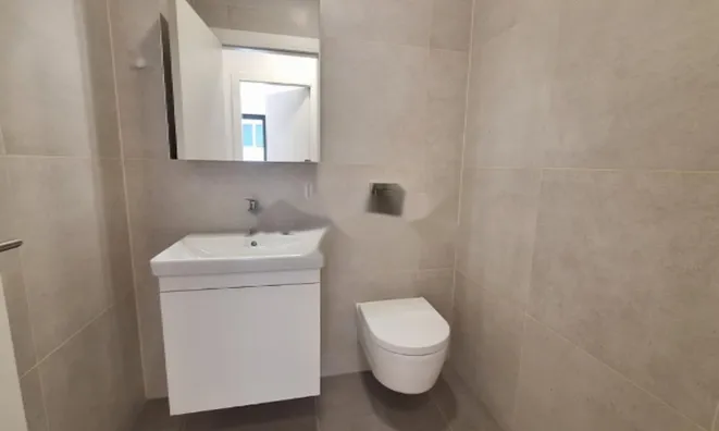 Недвижимость Квартира 3 комнаты, Центр: 12