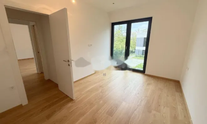 Недвижимость Квартира, 4 комнаты, Центр: 6