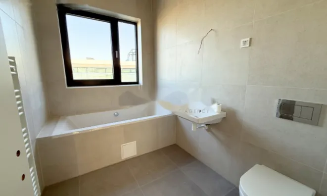 Недвижимость Квартира 4 комнаты Центр: 6