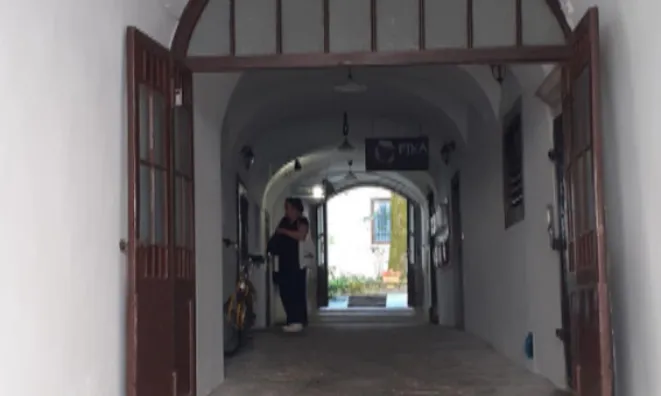 Недвижимость Трёхкомнатная квартира в центре: 2